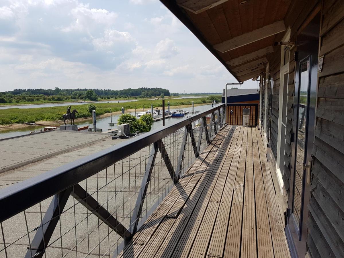 Hotel Garni Ijsselzicht Veessen Bagian luar foto