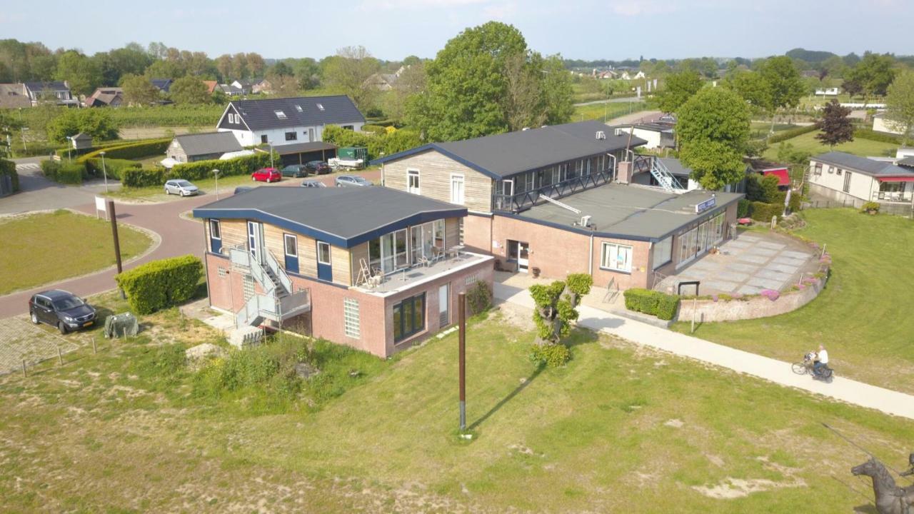 Hotel Garni Ijsselzicht Veessen Bagian luar foto